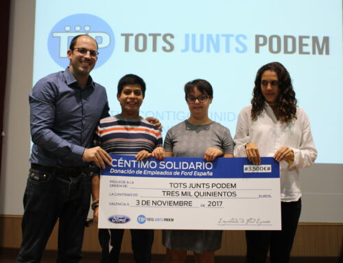 Los empleados de Ford España, a través del “Centimo Solidario” donan 3.500 euros a “Tots Junts Podem” para el Programa de Preparación para la Vida Independiente.